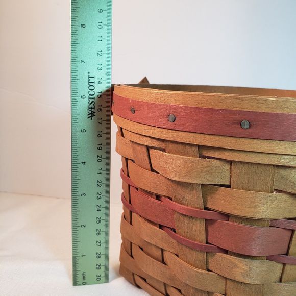 Longaburger Christmas Poinsettia Basket 1988 with plastic insert - Picture 9 of 10